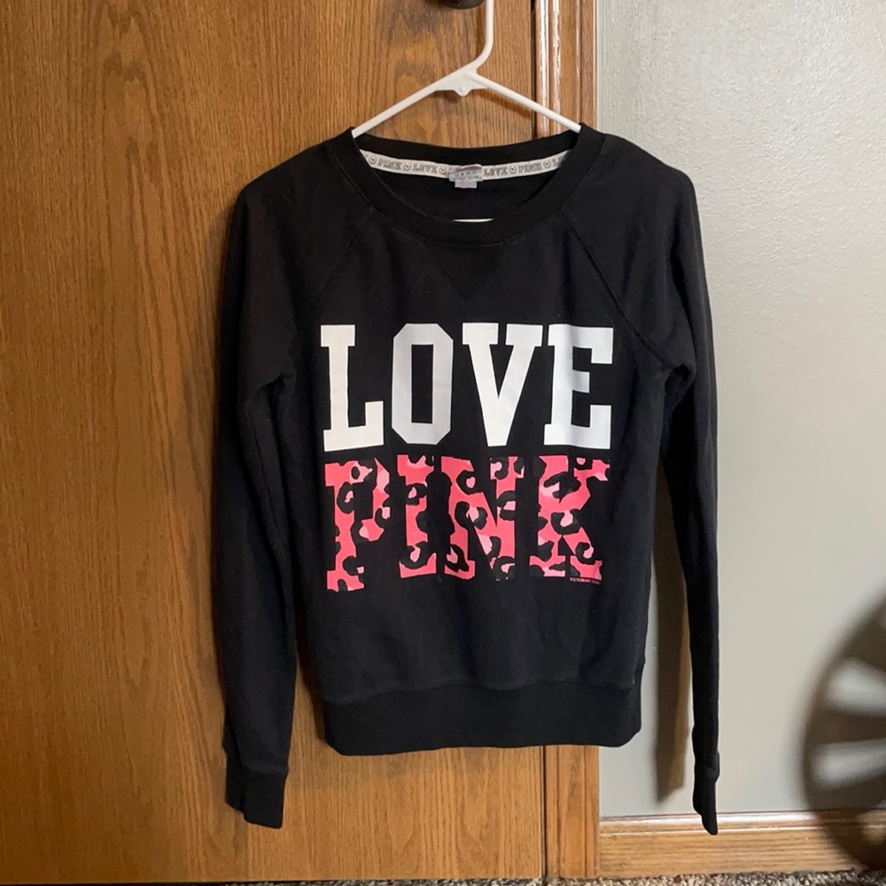 a women’s crew neck